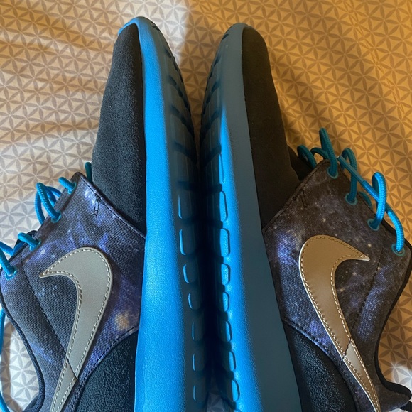 Sneakers - Picture 4 of 4